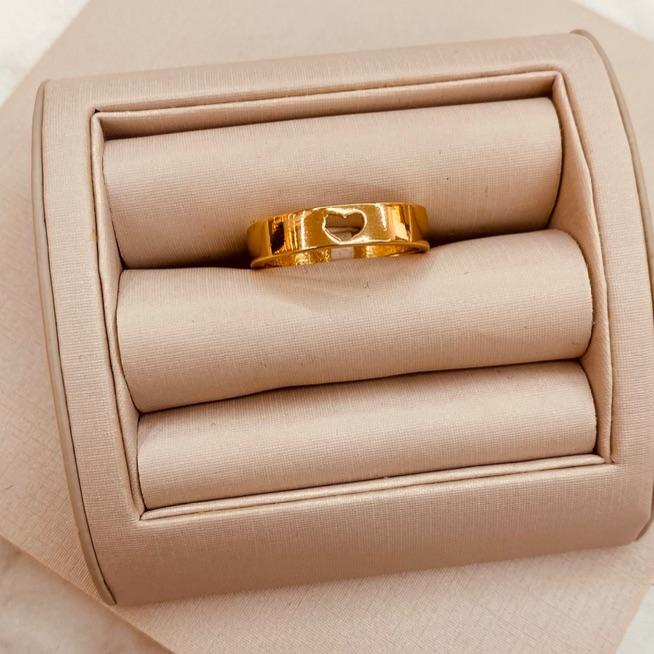 AN OURO CORAÇÃO VAZADO