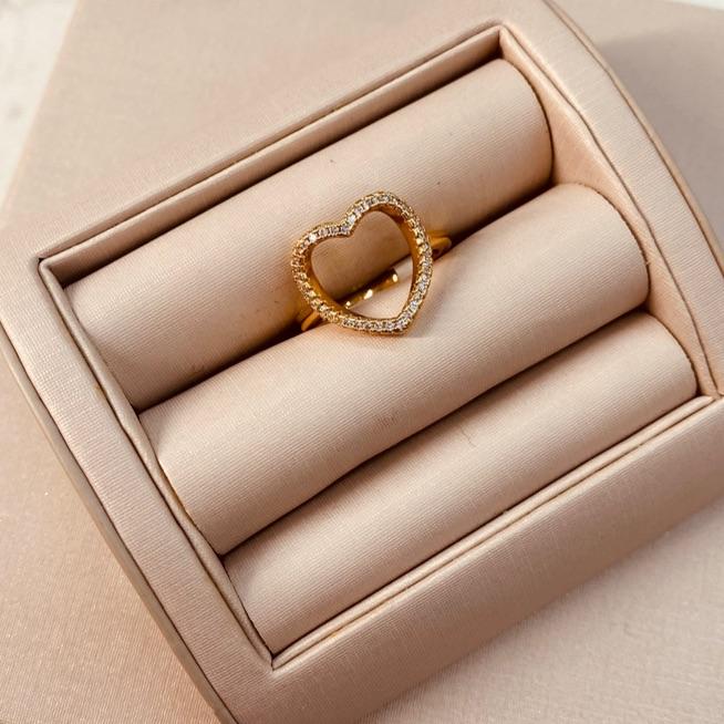 AN OURO CORAÇÃO VAZADO MICROCRAEJADO