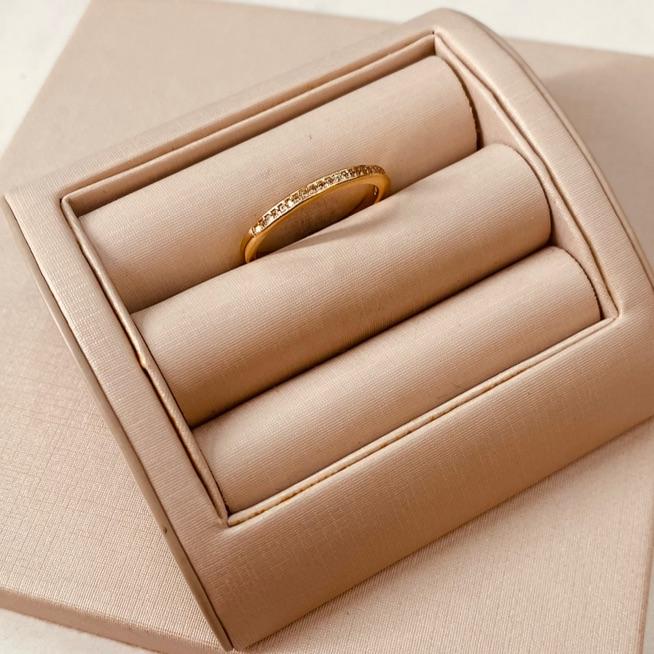 AN OURO MEIA ALIANÇA FINA MICRO CRAVEJADO