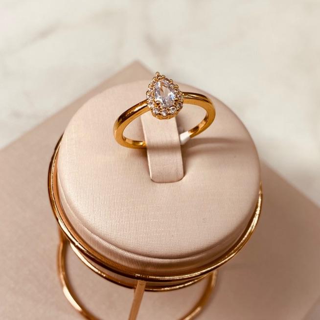 AN OURO SOLITÁRIO GOTA CRAVAÇÃO LATERAL