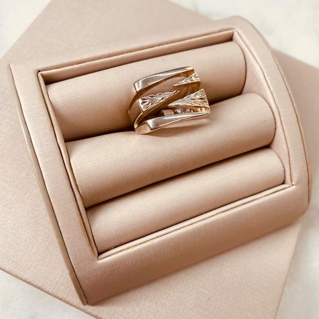 AN PRATA RETANGULAR VAZADO