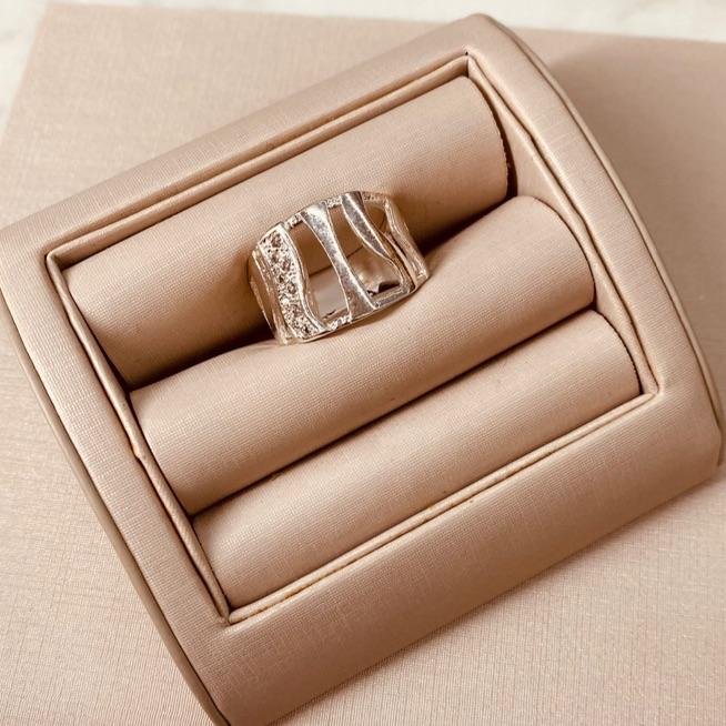 AN PRATA VAZADO LISO CRAVEJADO