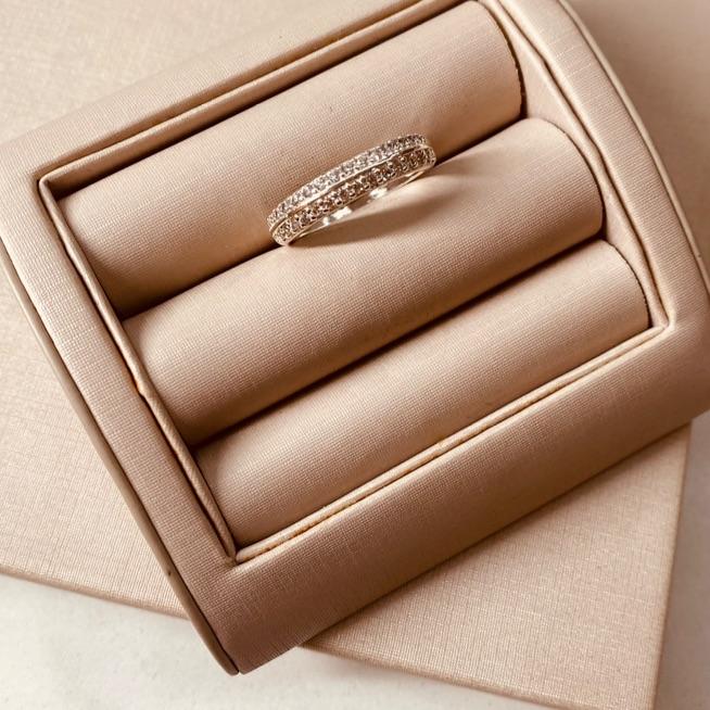 AN PRATA MEIA ALIANÇA MICROCRAVEJADO 4MM