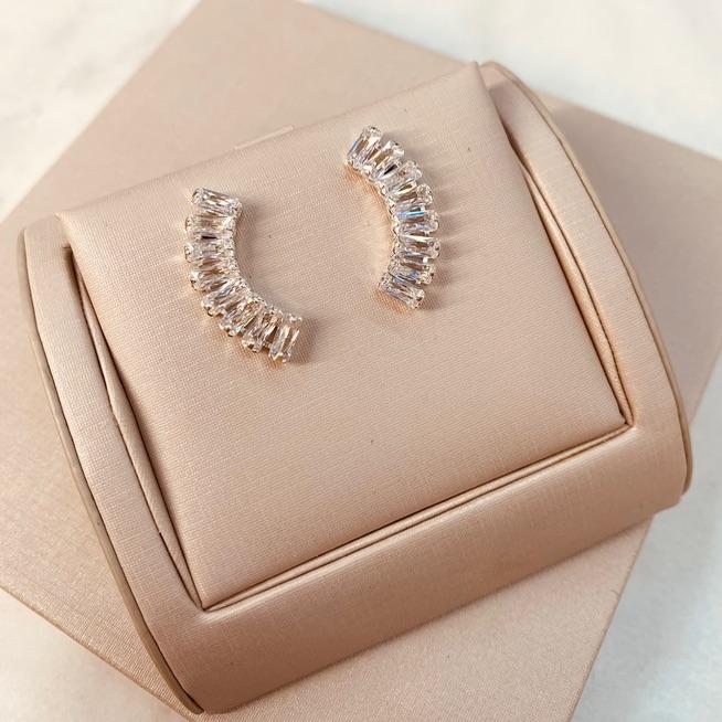 BR PRATA EARCUFF ZIRCONIAS BAGUETE