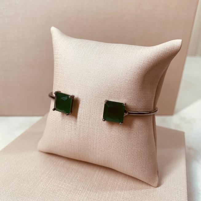 BRAC NEGRO QUADRADO ABERTO VERDE