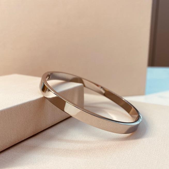 BRAC STEEL PREMIUM PRATA LISO QUADRADO FINO