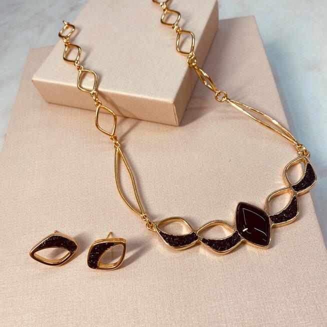 CJ OURO MEIO TURMALINA E ÁGATA PRETA