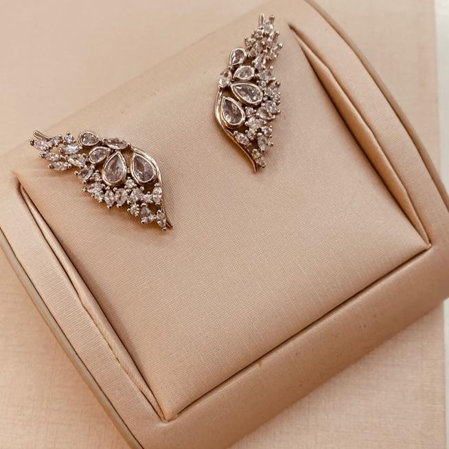 BR PRATA ASAS BORBOLETA ZIRCONAIS E GOTAS