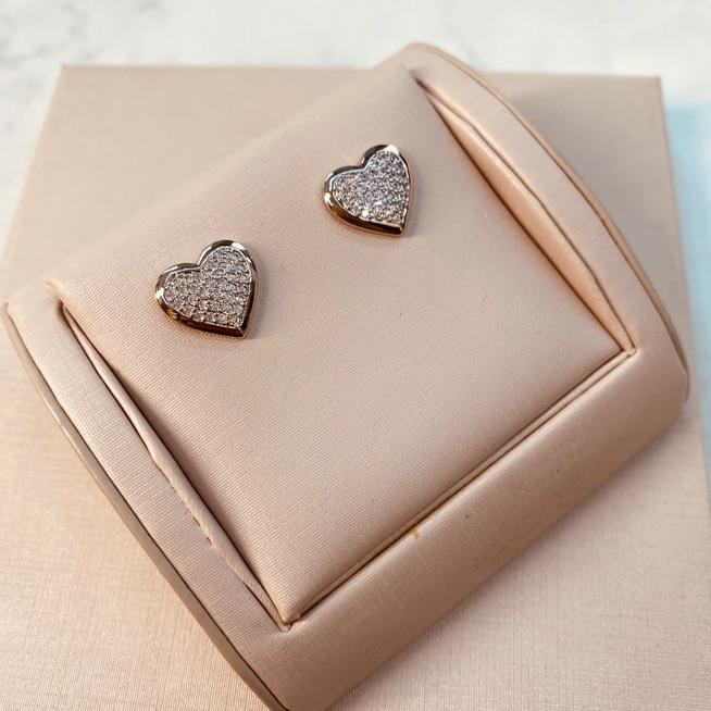 BR PRATA CORAÇÃO MICRO CRAVEJADO BORDA LISA