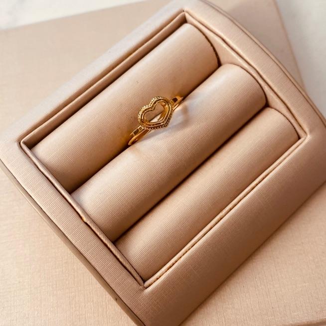 AN OURO CORAÇÃO VAZADO