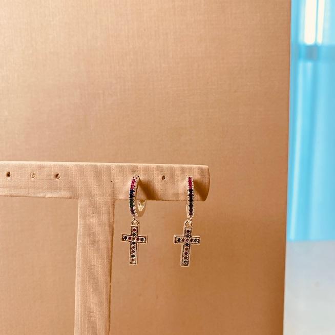 BR PRATA ARGOLA MICRO CRAVEJADA COLOR PG CRUZ COLOR