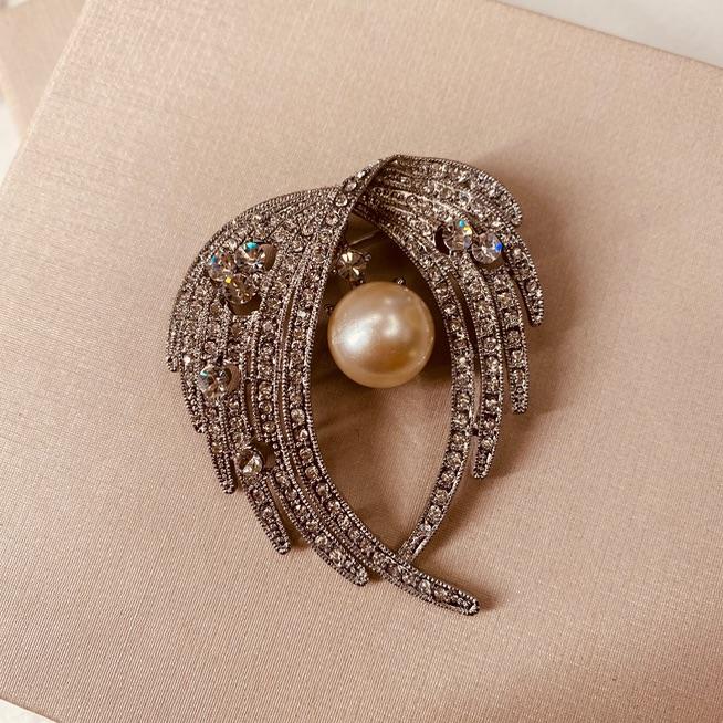 BROCHE PRATA ASAS PEROLA
