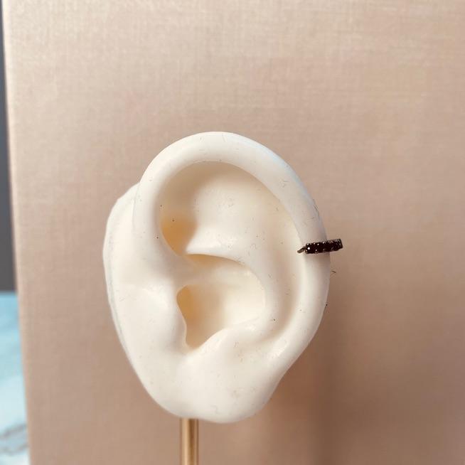 PIERCING NEGRO ARGOLA FINA