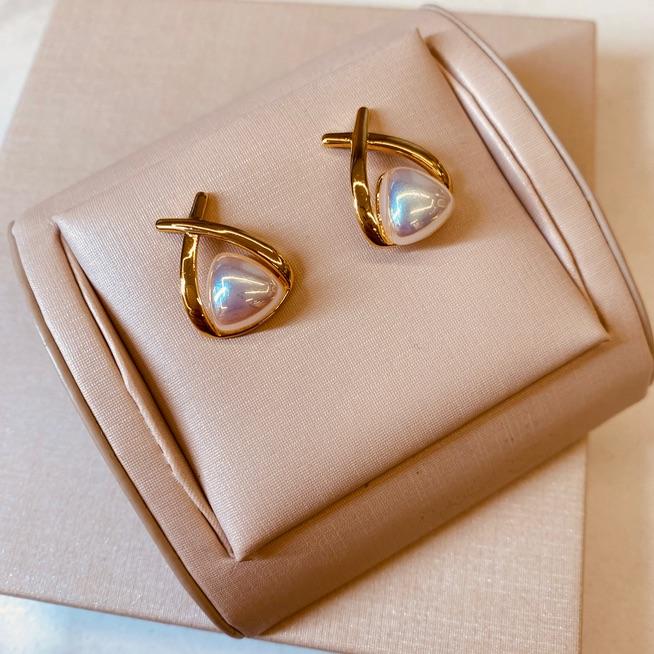 BR OURO PEROLA SHELL TRIANGULAR