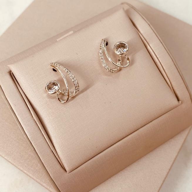 BR PRATA COM ZIRCONIAS E PONTO E LUZ