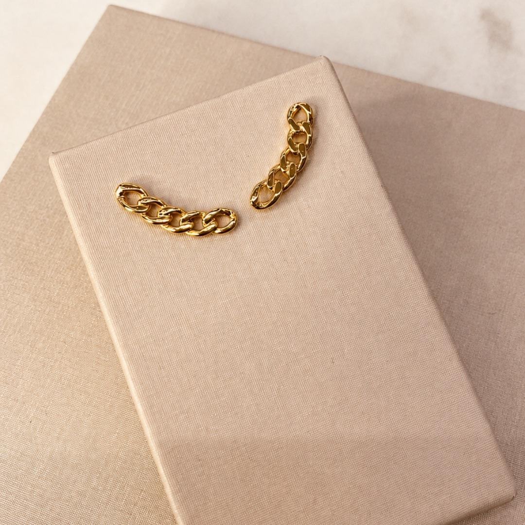 BR OURO EARCUFF CORRENTE