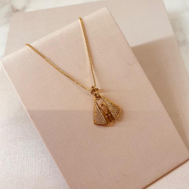 CL OURO NSA SENHORA MICRO CRAVEJADA CRISTAL